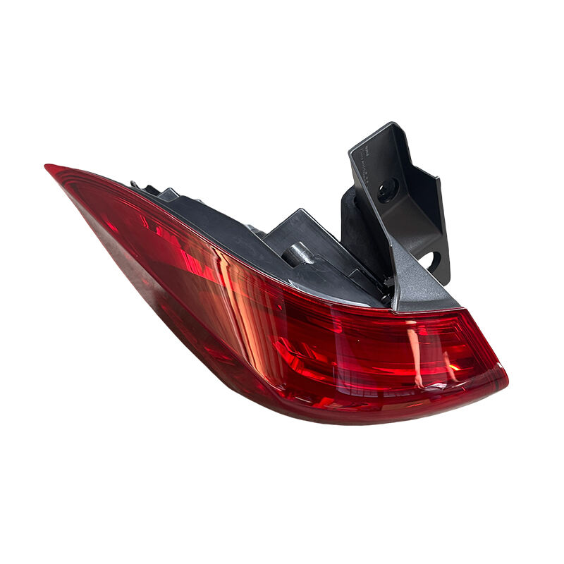 #C00063497 High Brightness Original Genuine Auto Body Parts MAXUS Car Headlight  Rear Garnish Tail Lamp/ Rear light factory