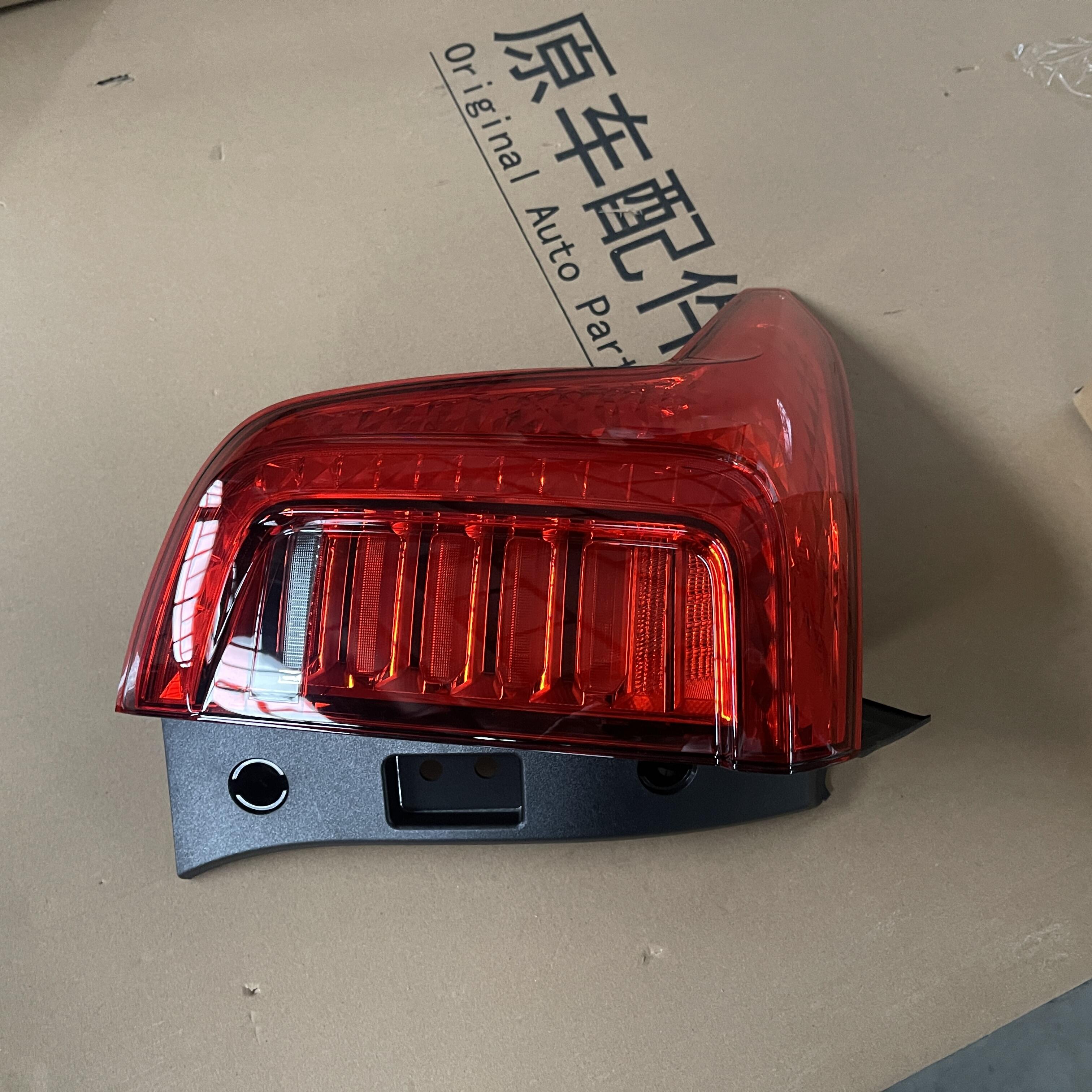 #4133100XST01A High brightness Original Offical Genuine Auto Body Parts GWM HAVAL Car Left Combination Rear Light Assy (Sidewall) manufacture