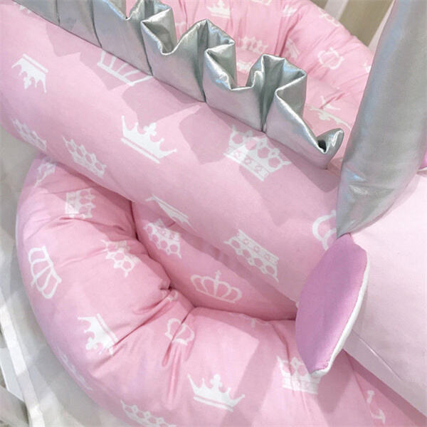 فوائد وسادة السرير المجدولة: