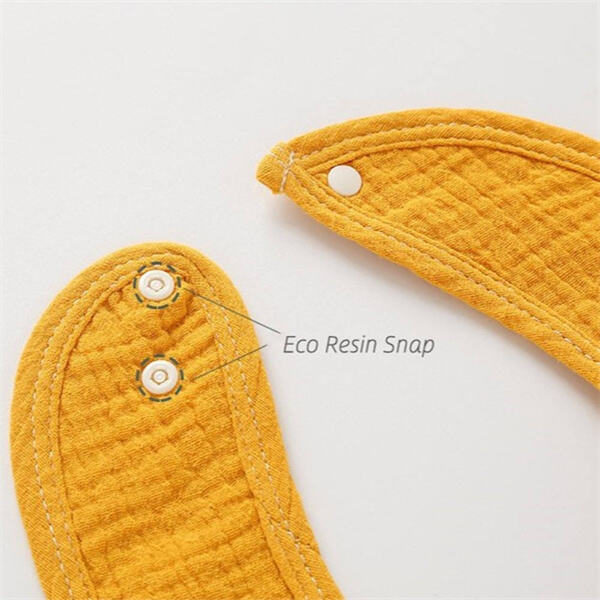 Customizable muslin bibs for a personalized touch