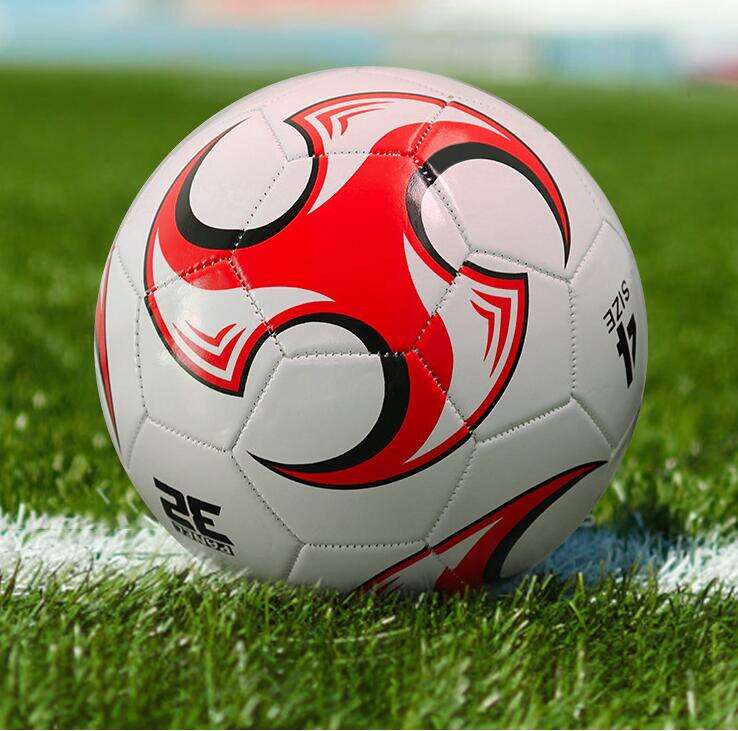 كرات كرة القدم ذات الطراز الجديد من PVC المُخيطة آليًا بحجم احترافي 5 لمورد المباريات الرسمية