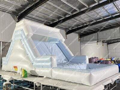 Top 4 Bounce House Manufacturers in UK