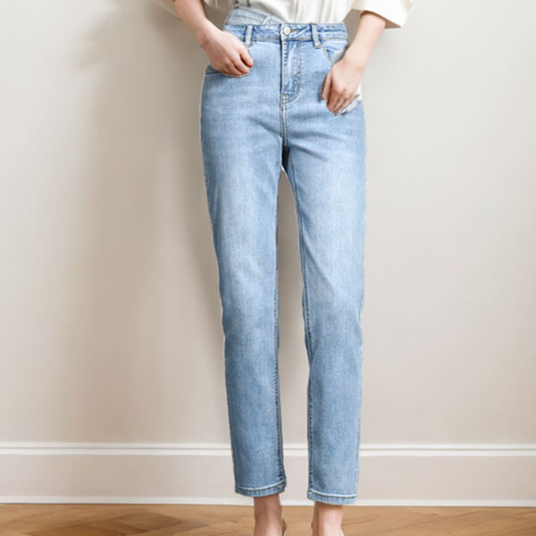 Innovation i design af Blue Straight Fit Jeans