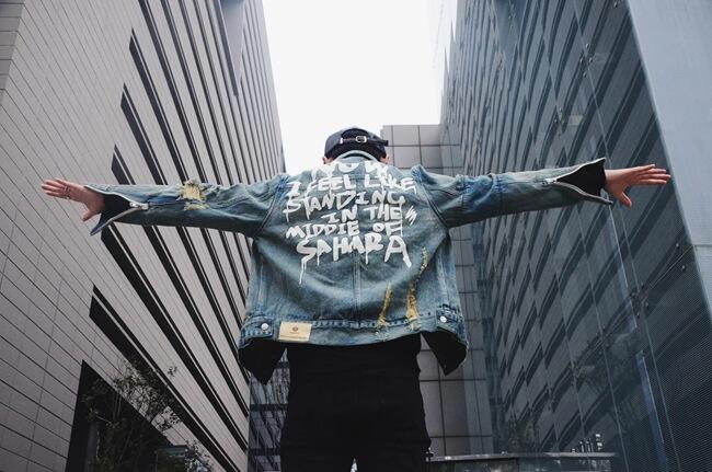 Custom Men Clothing Fashion Denim Jacket For Men Stylish Coats Jean Running Jacket With Back Printing Windbreaker Jacket details