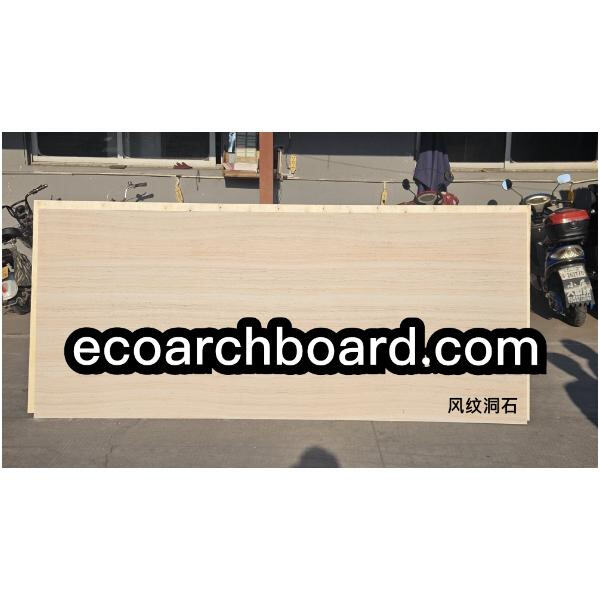 Aggiorna il Tuo Camino con la Resistenza del Veneer di Pietra Travertina