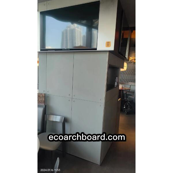 املأ الفراغات بين seems باستخدام شريط لوح الأسمنت ومادة الملء المشتركة.