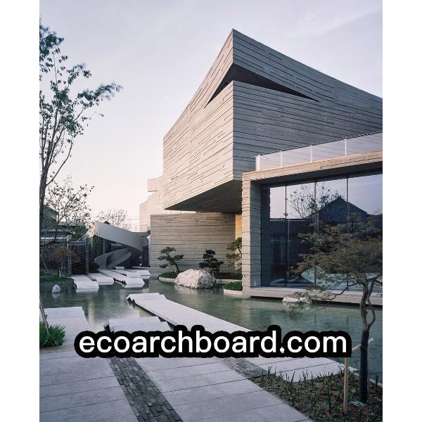 ضع لوح الأسمنت على الجدار وثبته باستخدام المسامير.