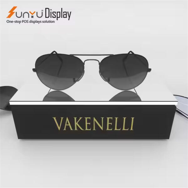 Show off your personality with our customizable eyeglasses display stands