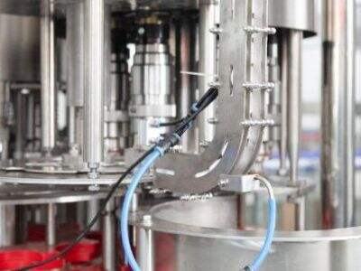 Inovasi Mesin Tiup Botol PET: Desain Hemat Energi yang Mengurangi Penggunaan Listrik