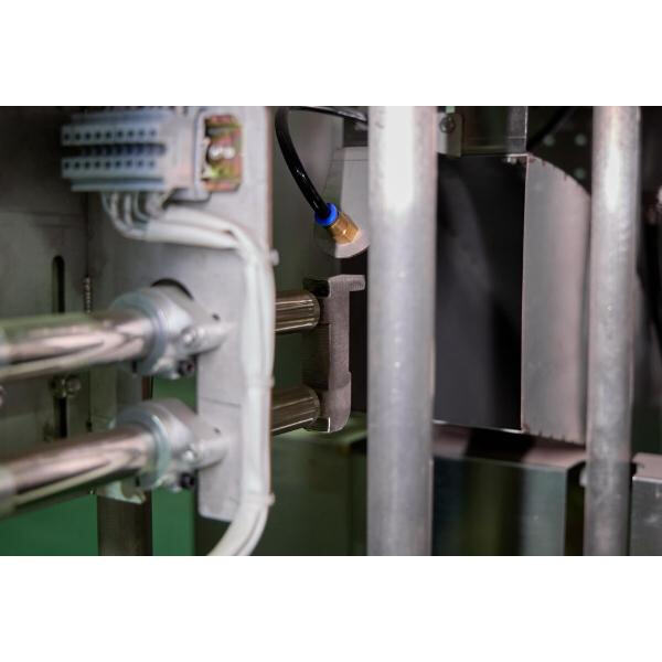 Thjeshtoni linjën tuaj prodhimi me makinën tonë të lehtë për përdorim për mbushje uji 18.9L pet