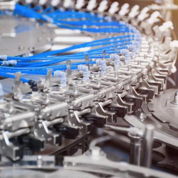 Preenchimento de Garrafas de Vinho sem Uso das Mãos: Economize Tempo e Reduza o Estresse