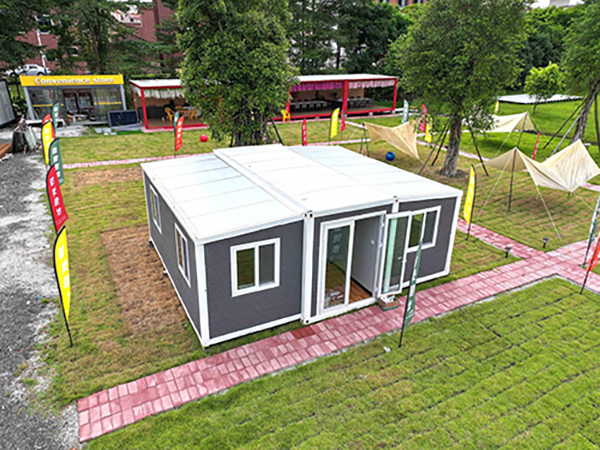 Expandable Folding House