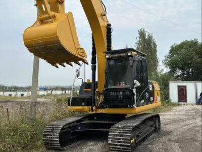 Evaluating the Lifespan of Used Heavy Equipment: Excavators.