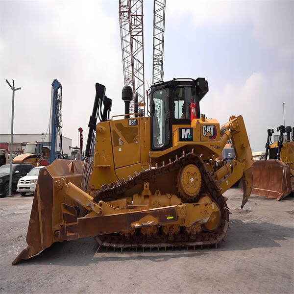 The Skilled Operators Who Maneuver Bulldozers with Precision