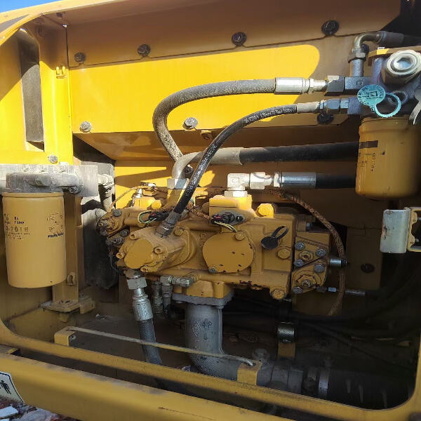Renforcez votre flotte avec une pelle hydraulique Cat 318 d'occasion de notre stock