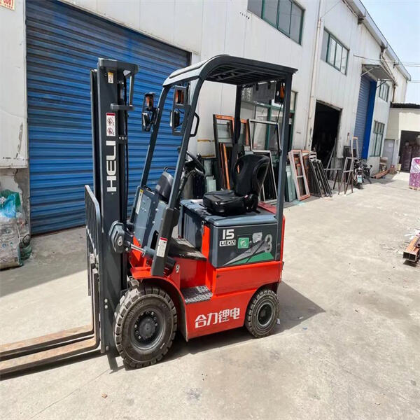 Electric Forklifts Provide a Secure and Stable Solution