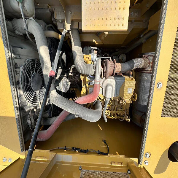 Fiez-vous à notre machine de forage Cat 320GC d'occasion pour votre prochain projet.