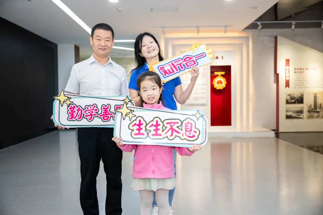 Xiangjiang Coating Group love donation, Mid-Autumn Festival parent-child activities successfully held