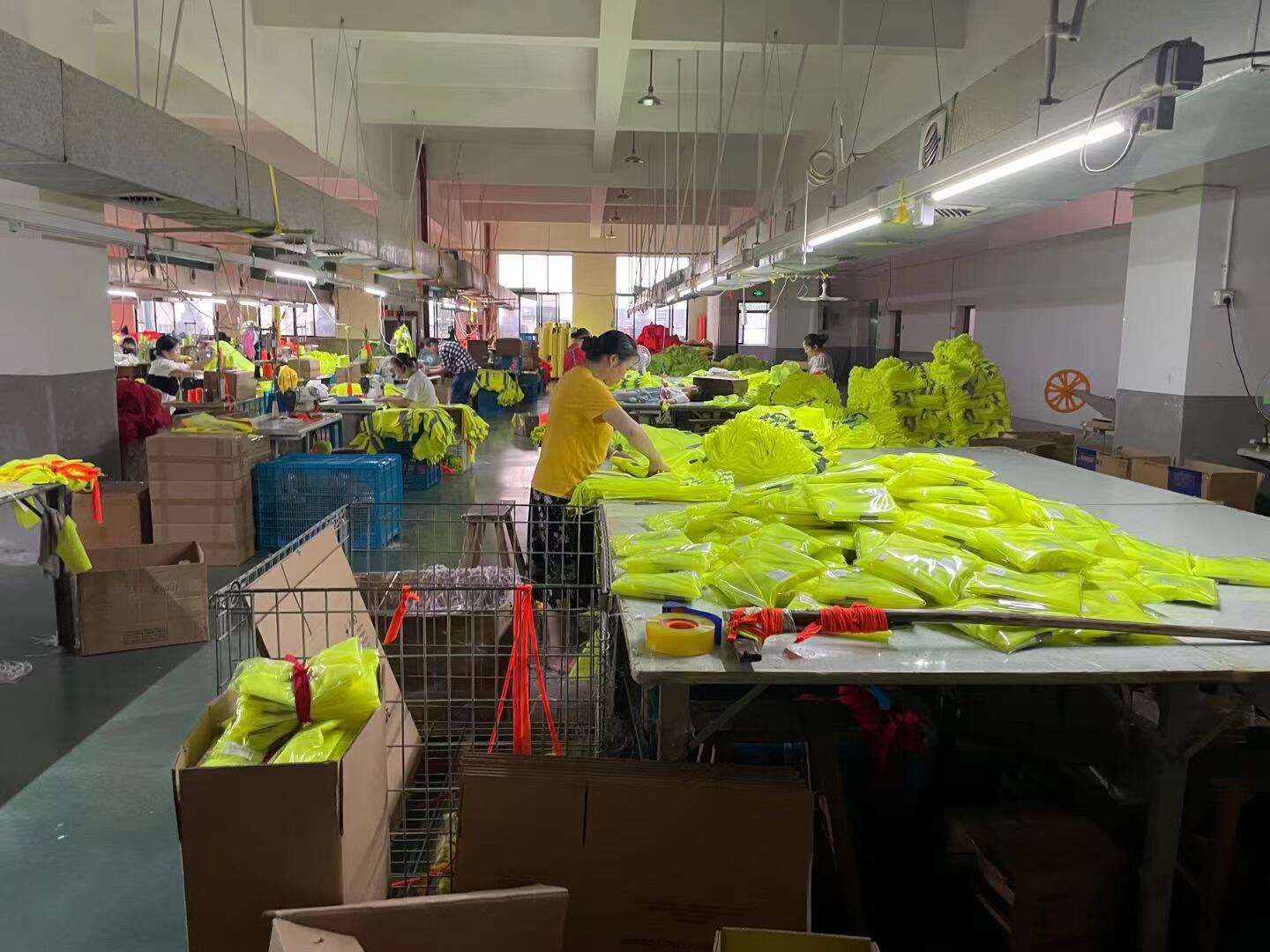 CE/ANSI Compliance Wholesale High Visibility Reflective Vest manufacture