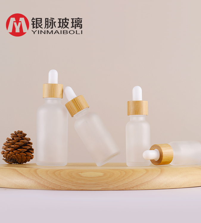 Experience Luxury and Functionality with Yinmai's Essential Oil Bottle