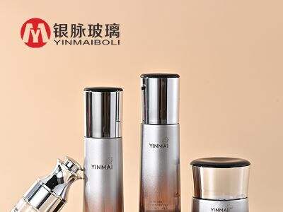 The difference in lead times for stock vs custom Glass Oil Bottle with Dropper