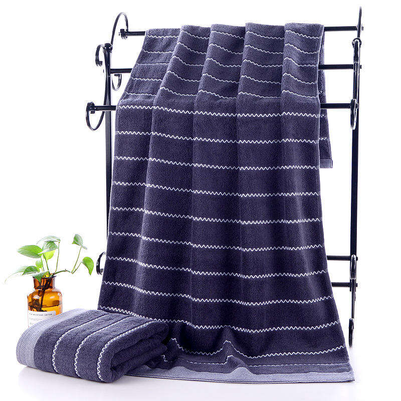 Large 70*140 Customized Striped Bath Towel For Adult supplier
