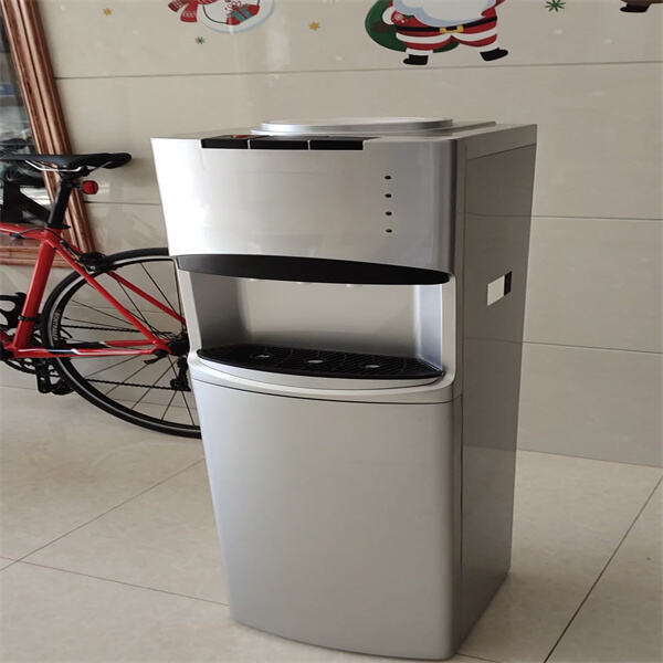 Actualiza tu lugar de trabajo con un dispensador de agua elegante y eficiente