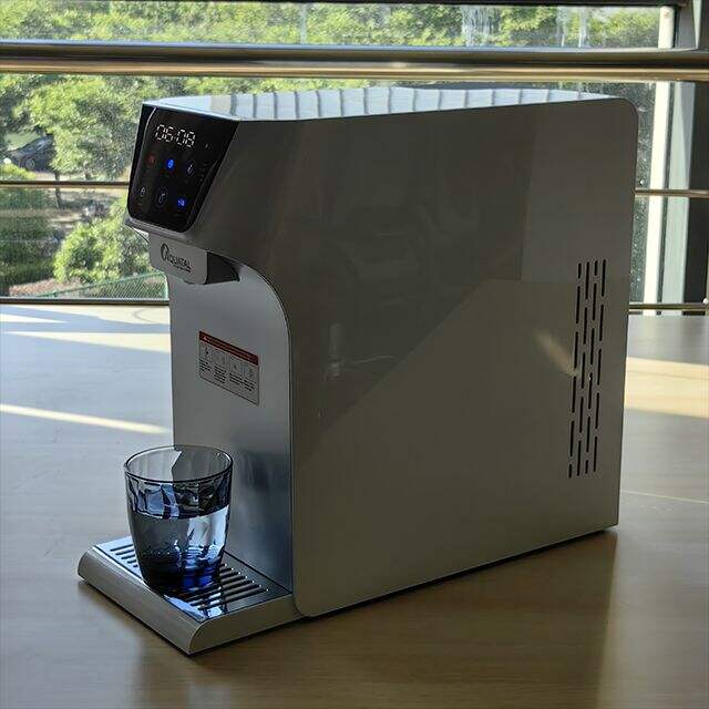 Be the ultimate host with a soda water dispenser that will impress and hydrate guests during dinner parties, BBQs, and more.