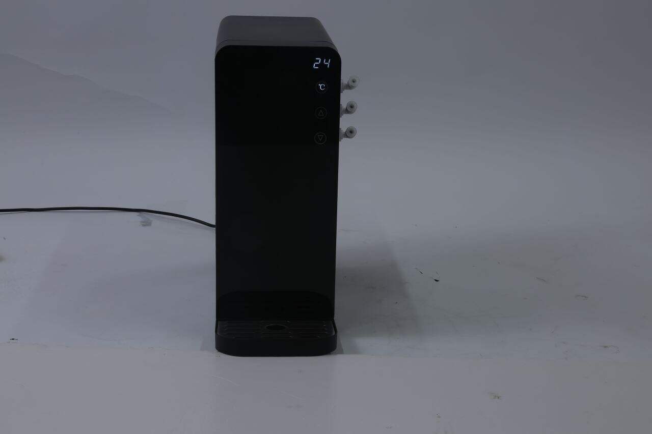Dostanete nejlepší z obou světů s dispensem vodním chladicím - horká a studená voda kdykoli