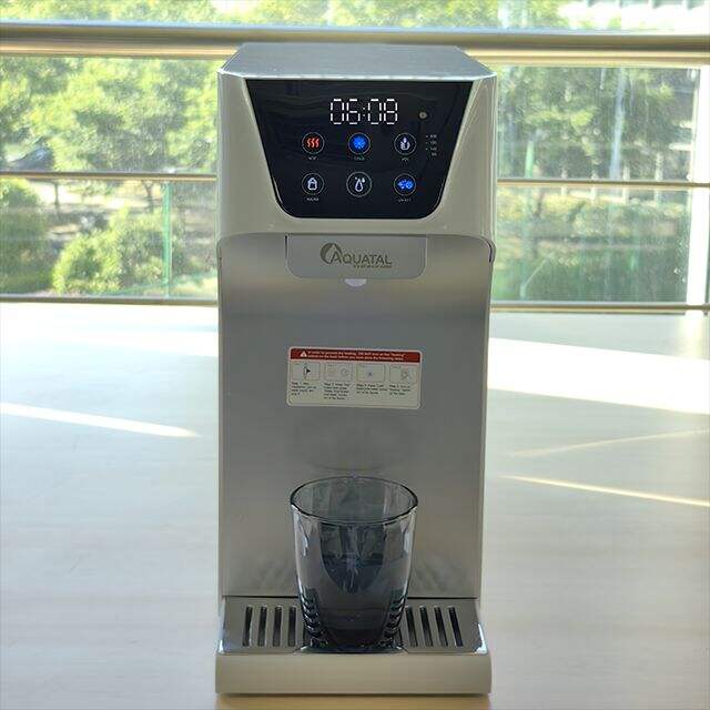 Create the perfect drink by adjusting the ratio of carbonated water to syrup or fruit juice, and enjoy endless flavor options.