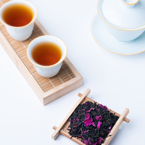 Rasakan Keanggunan Abadi dari Black Tea Rose, Varietas Bunga Paling Dicintai