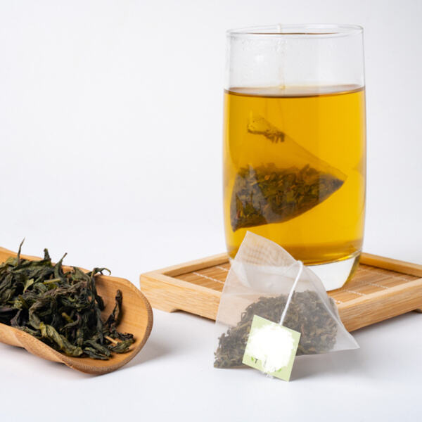 Experimente o aroma calmante e os benefícios para a saúde do chá oolong.