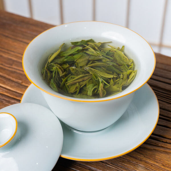 Disfrutando del té Longjing