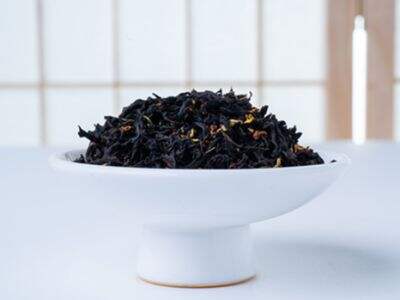 Chinese Osmanthus Black Tea is a popular type of loose leaf black tea.