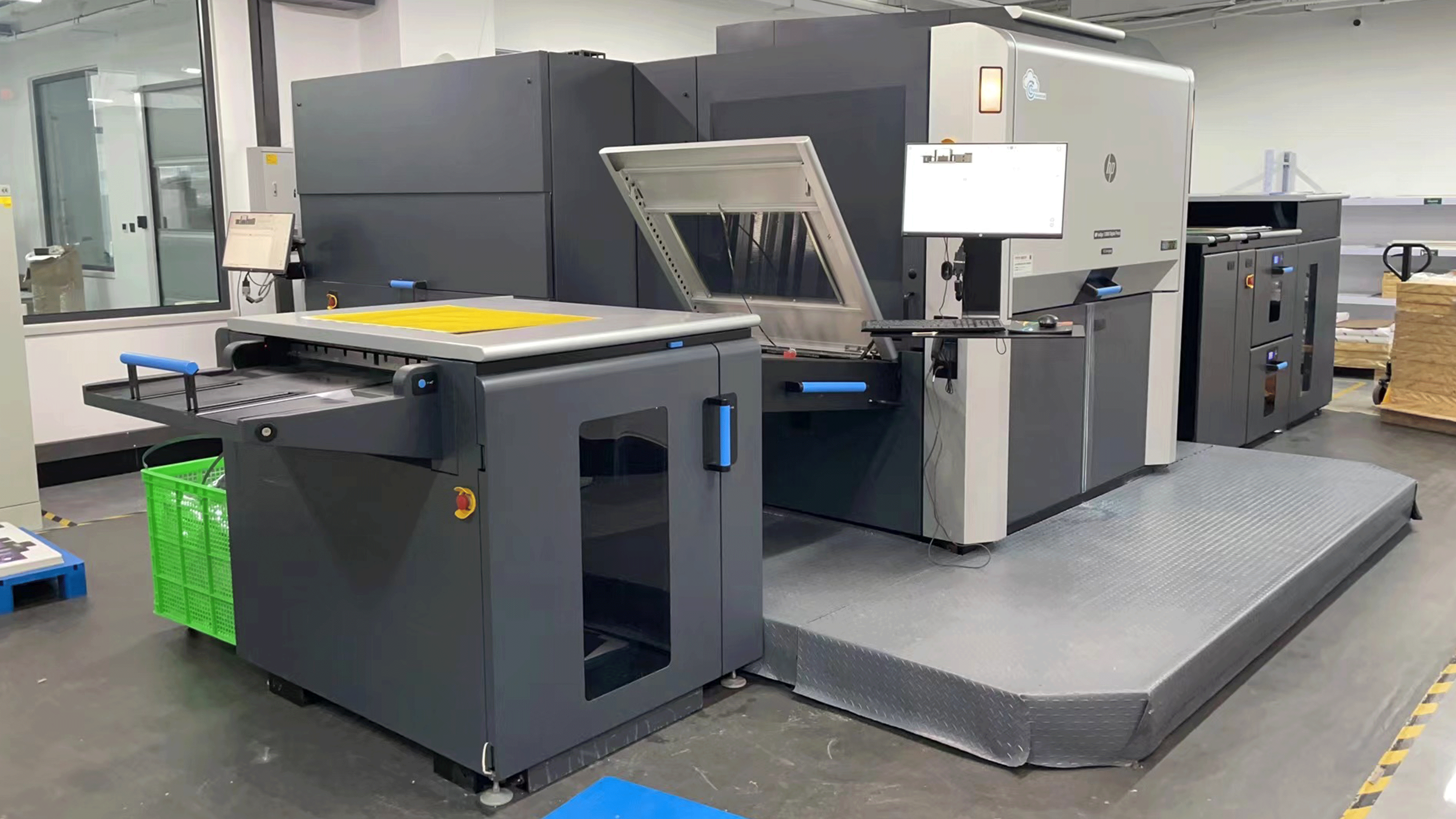 North China's first ultra HD digital printing machine HP Indigo 12K is located in Tianjin Fussen
