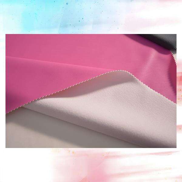 شایستہ اور گرم کپڑوں کو بنانے کے لئے tricot چارکنی استعمال کرنا۔