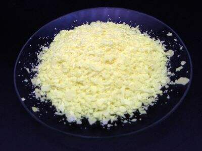 لماذا تختار أقراص TCCA بدلاً من الكلور للمسابح؟ تحليل الجدوى الاقتصادية من المصنّع