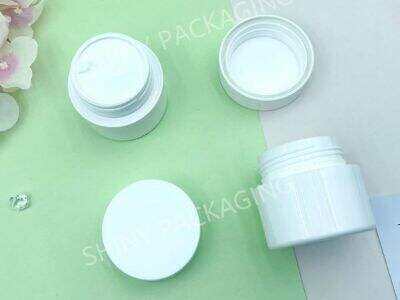 How Cosmetic Jars Are Supporting the Rise of Clean Beauty