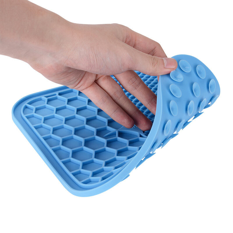 Square Dog Lick Mat With Round Edges Distraction Device Bath Treat Buddy Grooming Helper supplier