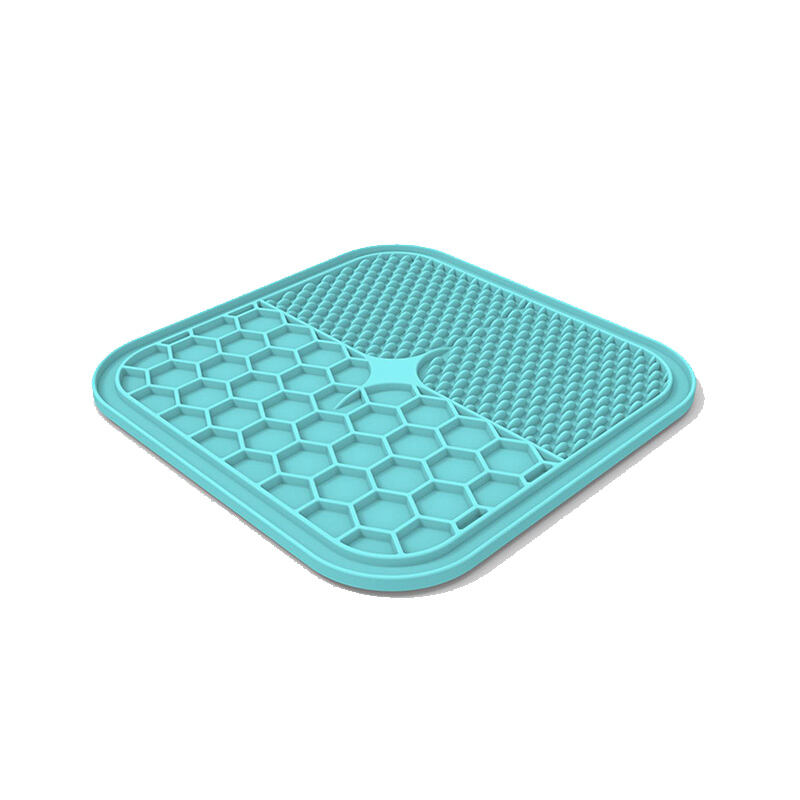 Square Dog Lick Mat With Round Edges Distraction Device Bath Treat Buddy Grooming Helper manufacture