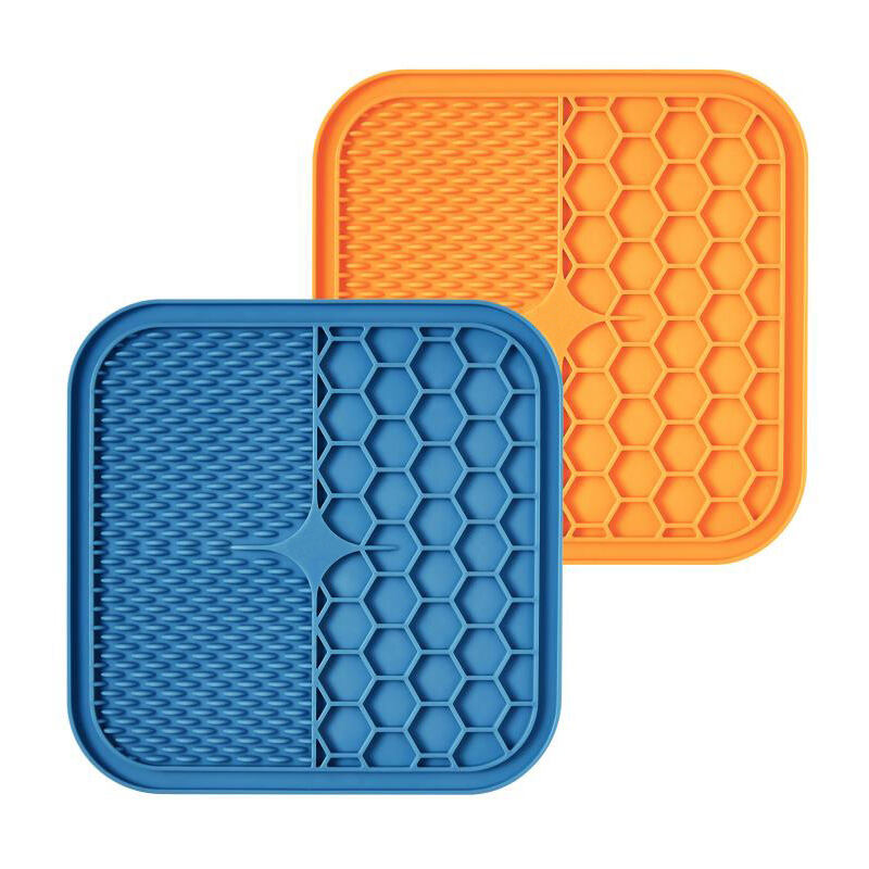 Square Dog Lick Mat With Round Edges Distraction Device Bath Treat Buddy Grooming Helper factory