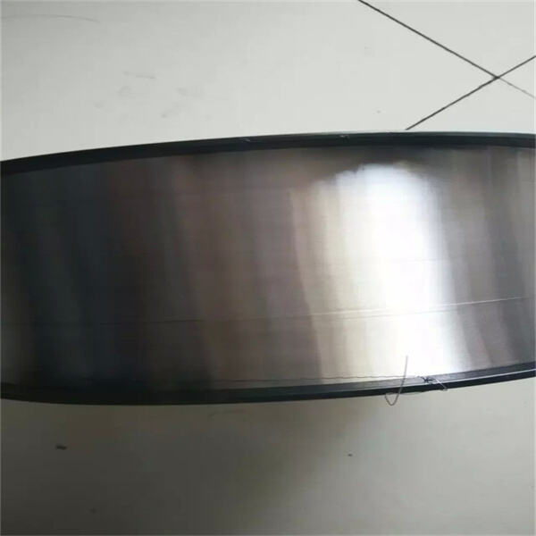 Navigating complex vascular systems with precision using medical guide wires