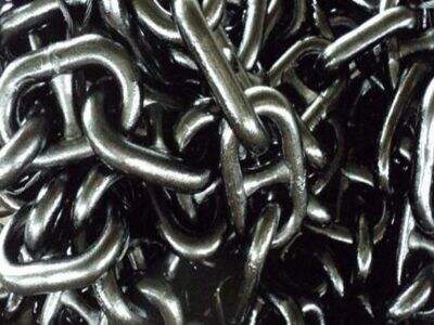 Cómo las guías de roldanas para servicio pesado soportan líneas de remolque y amarre de alta tensión