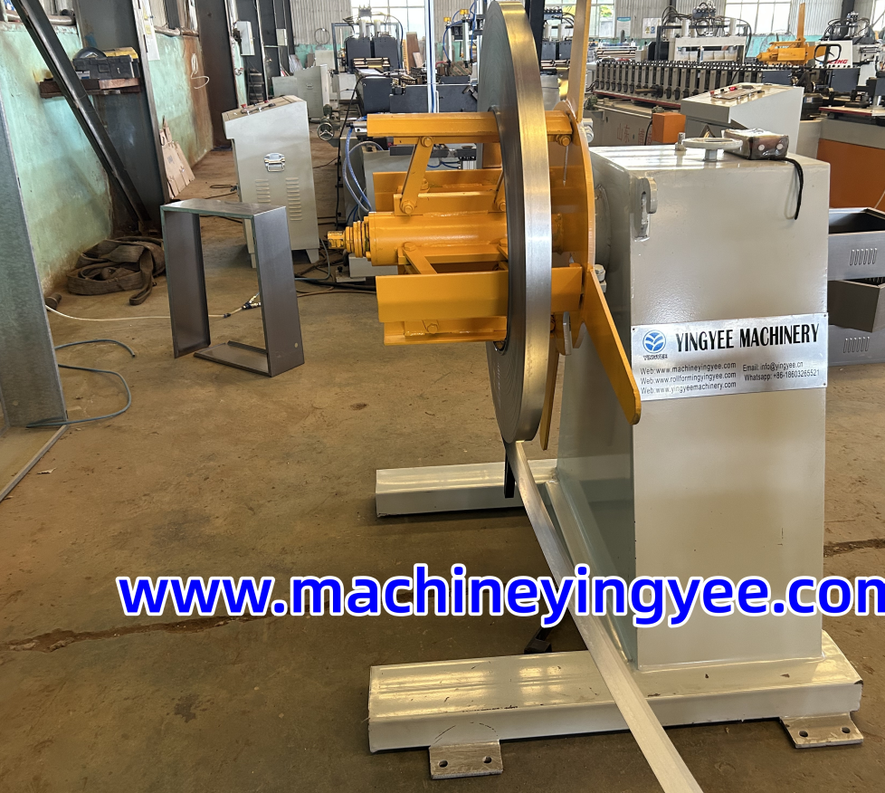 Electrical guide rail roll forming machine matched with electrical junction box details