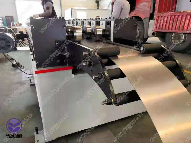 Panneau de couche d'étagère de supermarché et petit pain de panneau arrière formant des détails de machine