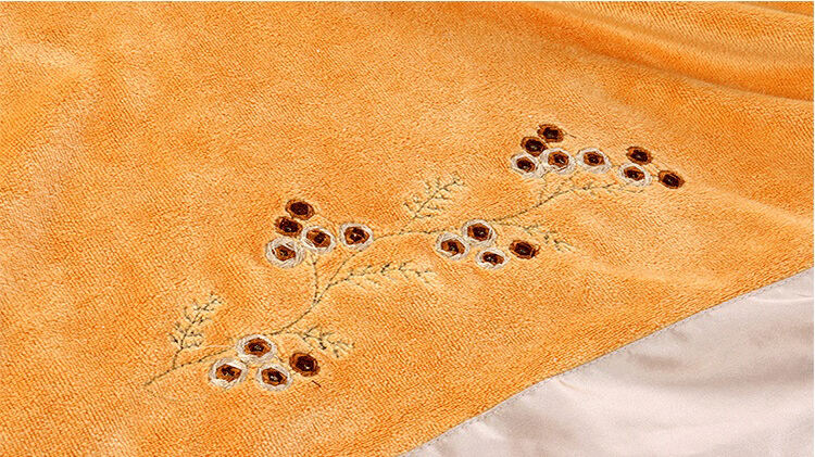 Factory custom size high absorbency quick dry embroidered pattern microfiber towel with logo factory