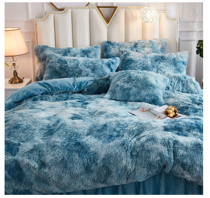 Plush down comforter set Luxury ultra soft down comforter set Fluffy plush bedding details