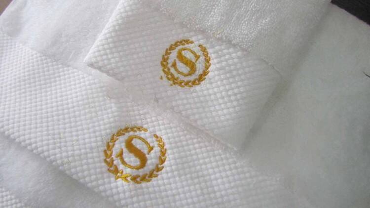 Bath towels low cost 100% cotton bath linens towel hotel china supplier hotel supplies custom logo cotton bath towels supplier