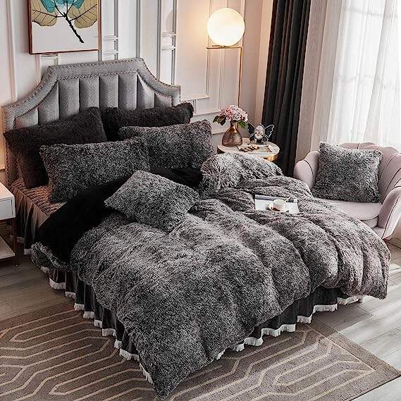 Plush down comforter set Luxury ultra soft down comforter set Fluffy plush bedding details