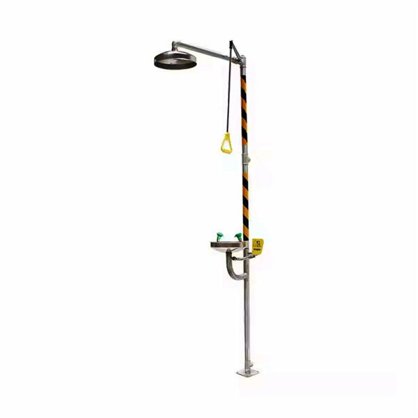 Using Eye Wash Stations in Emergencies